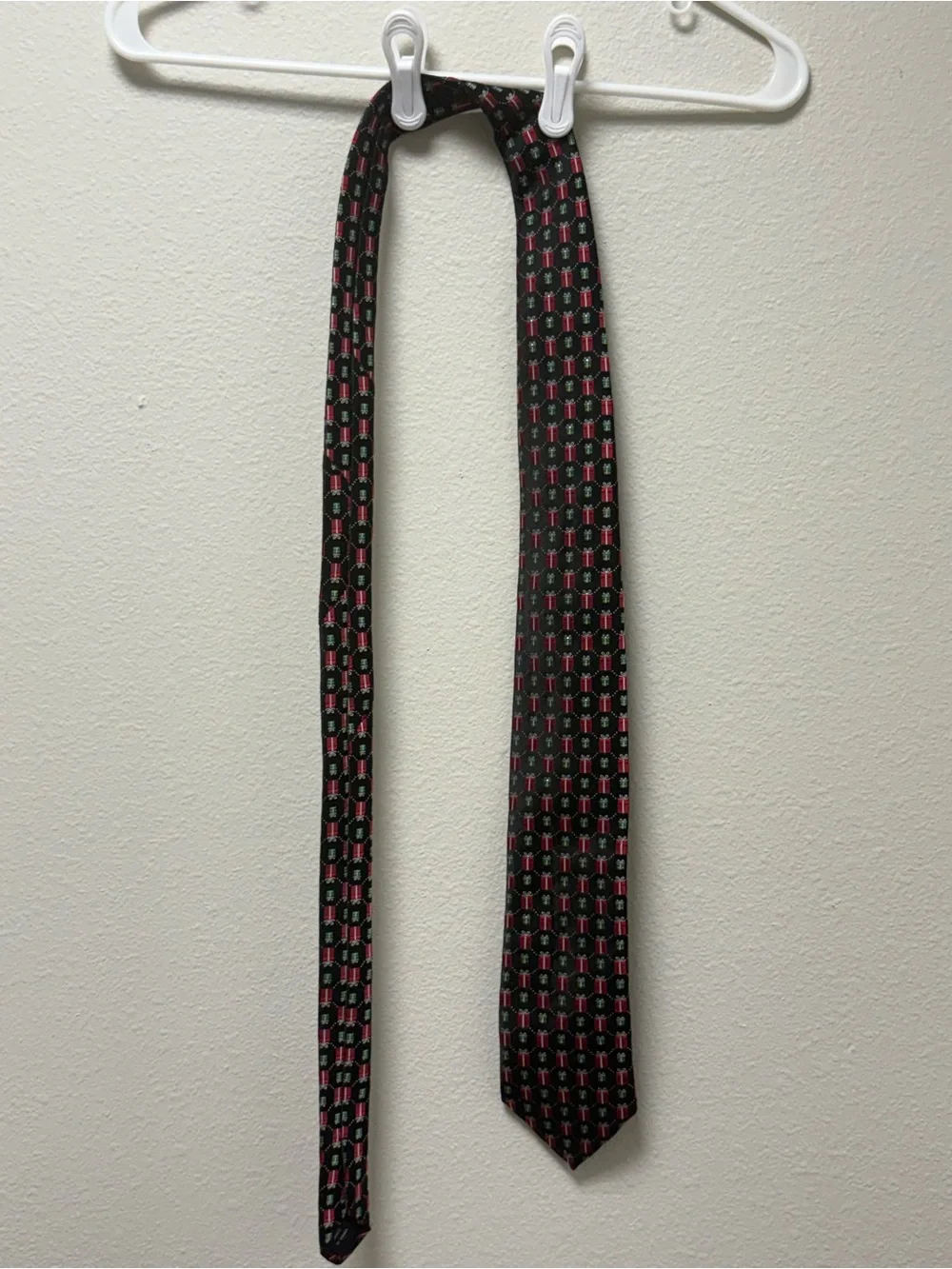Noel Collection Men's Black Red Green Christmas Gift Box Geometric Neck Tie